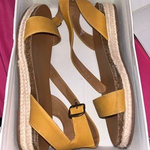 YELLOW SANDALS
